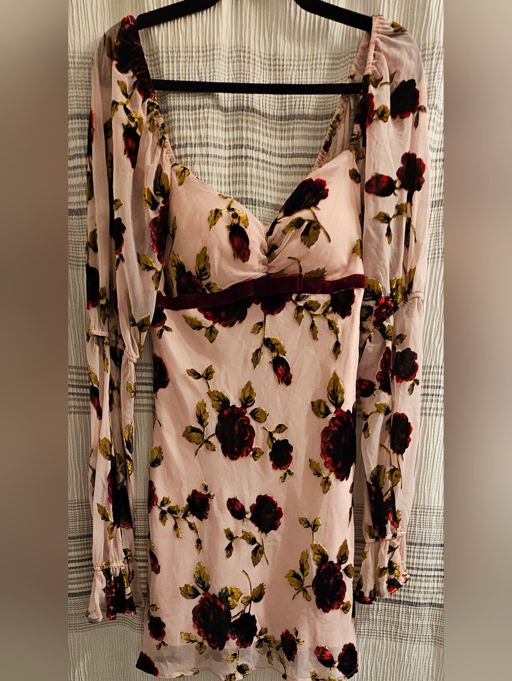 Avec Les Filles - Floral Long-Sleeve Mini Dress - Blush Pink